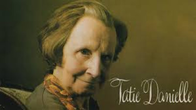 Tatie Danielle 1990 (DEMANDE DE UP)