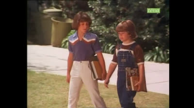 Huit ça suffit (1977) French S5E4 Retour aux sources.