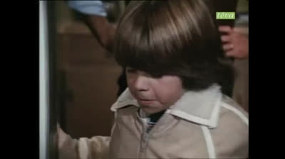 Huit ça suffit (1977) French S5E7 Le sac.